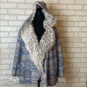 Dylan Soft Faux Fur Sweater Open Hooded Coat Jacket
Like New size M super cozy